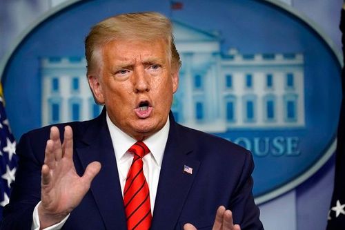 Ông Trump bóc mẽ đối thủ