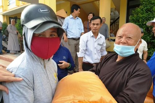 Phật giáo Q.2, Thủ Đức ủng hộ miền Trung hơn 1,5 tỷ đồng