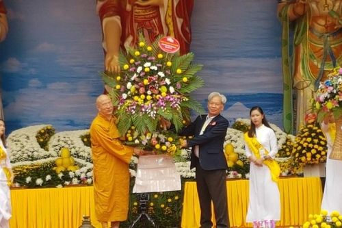 Quảng Ninh: Chùa Ba Vàng gắn lễ hội với hoạt động từ thiện