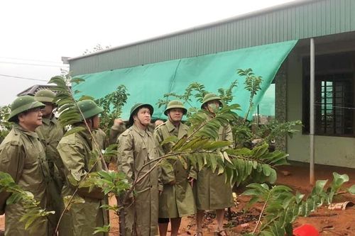 Hà Tĩnh: Khảo sát các điểm xung yếu có nguy cơ sạt lở, cảnh báo, di dời người dân đến nơi an toàn