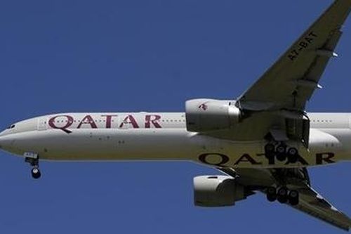 Bé sơ sinh bị bỏ trong thùng rác, Qatar khám xét phụ nữ trên 10 máy bay