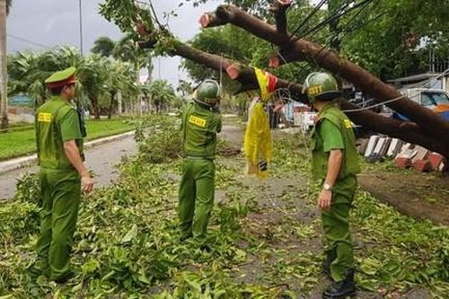 Quảng Nam, Quảng Ngãi ngổn ngang sau bão số 9