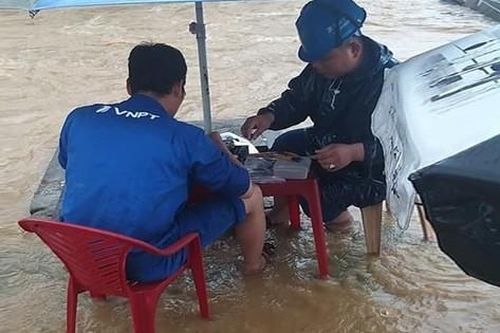 Xót xa hình ảnh hoang tàn của người dân Quảng Ngãi khi mắt bão đi qua