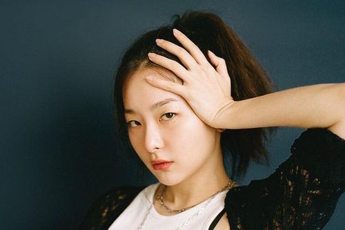 Đâu chỉ riêng Jennie, hóa ra Seulgi (Red Velvet) cũng gia nhập hội không thích đeo nhẫn