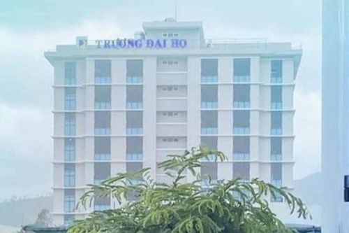 Bão số 9 cuốn bay bảng tên ĐH Bách khoa, ĐH Kiến trúc Đà Nẵng