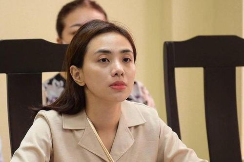 Miko Lan Trinh phải bồi thường 60 triệu đồng cho ông bầu Hoàng Vũ