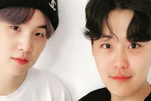 Suga BTS gây sốt khi bất ngờ bị anh trai tung ảnh hồi bé xíu