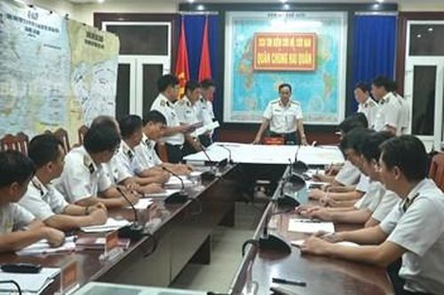 0 giờ ngày 29-10, Biên đội tàu Kiểm ngư đã tiếp cận tàu BĐ 98658 TS, sẽ tiếp tục tìm kiếm hai tàu còn lại