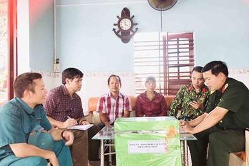 Lực lượng vũ trang tỉnh Bình Định kiên quyết không để cho dân đói, rét sau bão