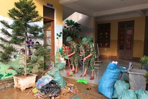 Cùng nỗ lực giúp học sinh vùng lũ