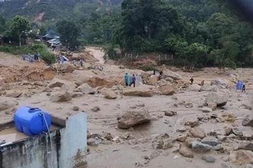 Quảng Nam: Thêm một vụ lở đất vùi lấp 11 người