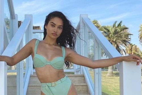 Người mẫu lai Shanina Shaik thả dáng thon mảnh với bikini