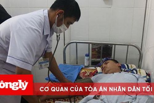 Tài xế cùng đoàn cứu trợ 10 người bị lật xe tại cầu Gianh