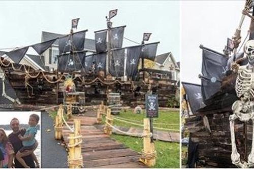 Ngắm tàu cướp biển chủ đề Halloween được ông bố yêu con dựng trước nhà