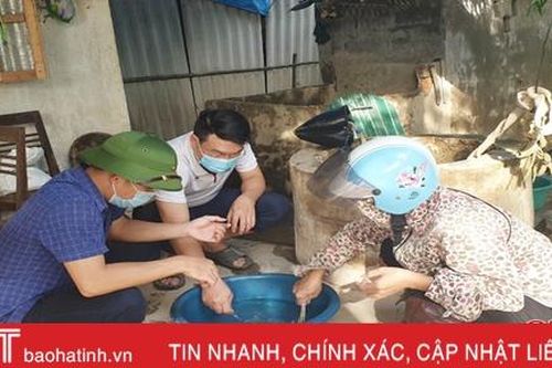 Hà Tĩnh hoàn tất công tác xử lý môi trường ở các xã ngập lụt