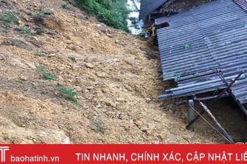 Mưa lớn gây sạt lở nghiêm trọng ở huyện Vũ Quang