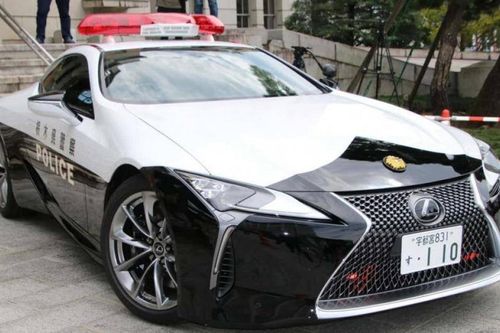 Lexus LC 500 được cảnh sát Nhật dùng làm xe tuần tra giao thông