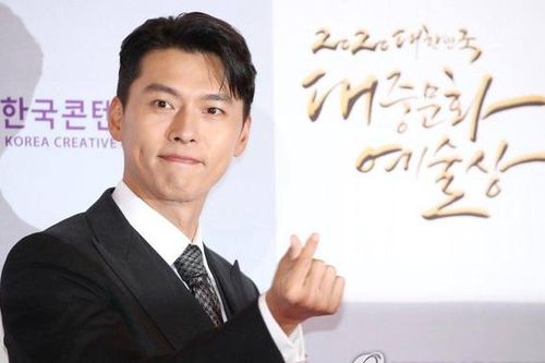 Hyun Bin được Tổng thống Hàn Quốc trao Bằng khen