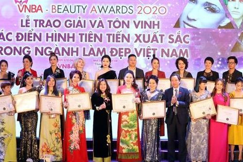 Trao giải và tôn vinh các điển hình xuất sắc trong ngành làm đẹp Việt Nam