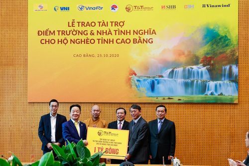 'Bầu Hiển' ủng hộ 5 tỷ đồng xây điểm trường và nhà tình nghĩa cho người nghèo tỉnh Cao Bằng