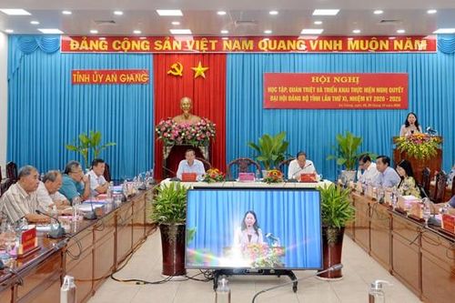 Khơi dậy khát vọng, niềm tự hào, truyền thống tốt đẹp của quê hương để phát triển bền vững