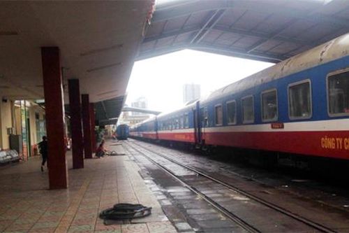 Giảm giá vé tàu đến các tỉnh miền Trung bị lũ lụt