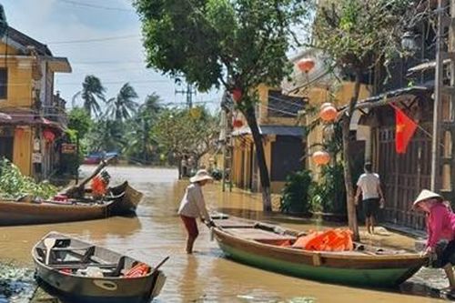 Phố cổ Hội An ngập lần thứ tư trong tháng 10