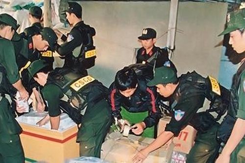 Một chuyến bắt buôn lậu trên biên giới Tây Nam