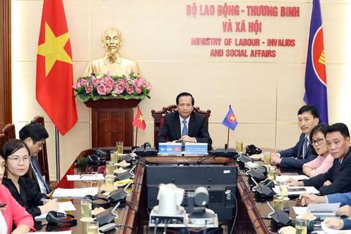 Phát triển nguồn lao động thích ứng với Cách mạng công nghiệp lần thứ tư
