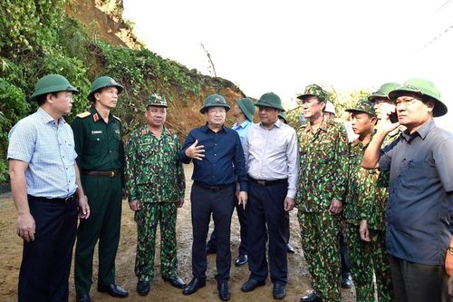 Khẩn trương tìm kiếm người mất tích, khắc phục hậu quả bão số 9