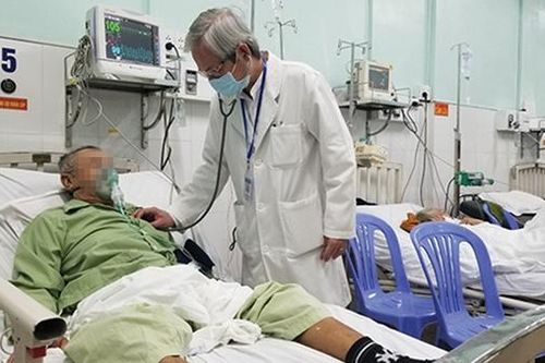 Trì hoãn tái khám, người bệnh mạn tính đối mặt nguy cơ biến chứng