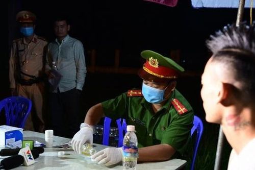 Phát hiện 28 lái xe nghiện ma túy trên cao tốc