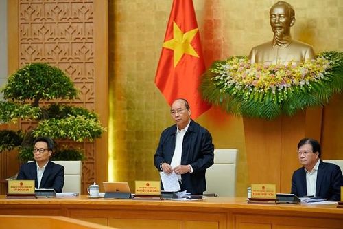 Chính phủ dành một phút mặc niệm, kêu gọi 'làm gấp đôi, gấp ba' để bù đắp cho miền Trung
