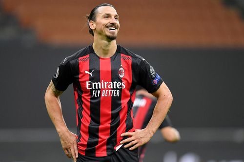 Ibrahimovic sút hỏng 11 m trong trận thắng 3-0 của AC Milan