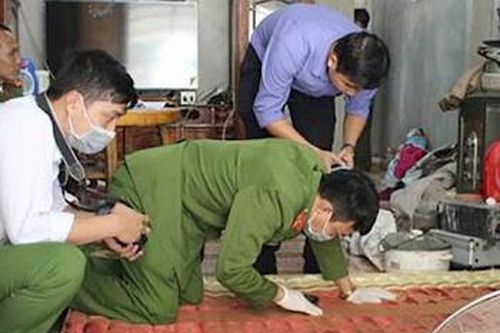 Người đàn ông tử vong cạnh súng hoa cải