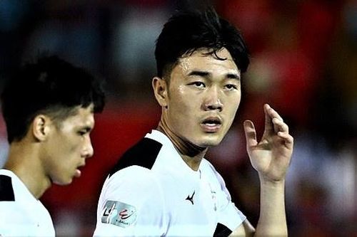 Xuân Trường mất tập trung khiến HAGL nhận bàn thua