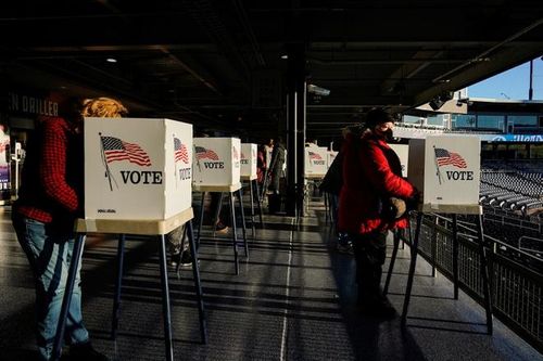 Ông Trump chỉ trích phán quyết của Tòa Tối cao là 'điên rồ'
