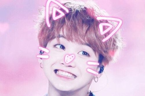 Suga BTS lên chức chú, em bé nào may mắn vậy?