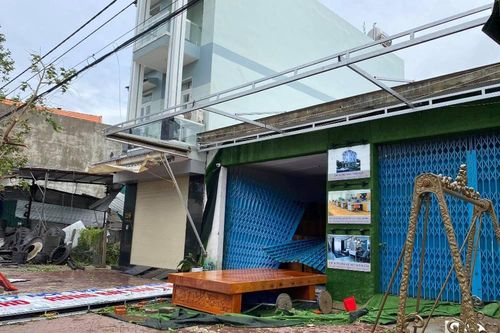 Quảng Ngãi: Khẩn trương vệ sinh môi trường, bình ổn giá sau bão