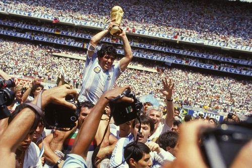 Một Maradona trần trụi, một Diego diệu kỳ