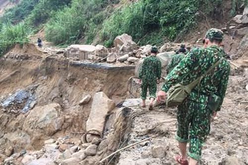 3 xã cùng 165 công nhân thủy điện đang bị cô lập tại huyện Phước Sơn (Quảng Nam)