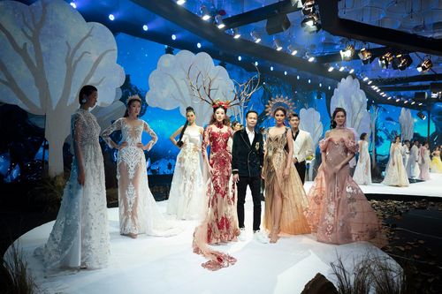Khánh Vân, Lan Khuê, Lương Thùy Linh, Tường San khai mạc Vietnam Runway Fashion Week 2020
