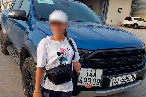 Ford Ranger Raptor hơn 1 tỷ đồng 'trúng' biển tứ quý 9
