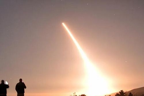 Xem Mỹ thử tên lửa đạn đạo xuyên lục địa Minuteman III tầm xa 6.700km