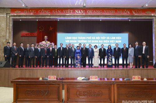 Đoàn Trưởng Cơ quan đại diện Việt Nam ở nước ngoài làm việc với Lãnh đạo thành phố Hà Nội