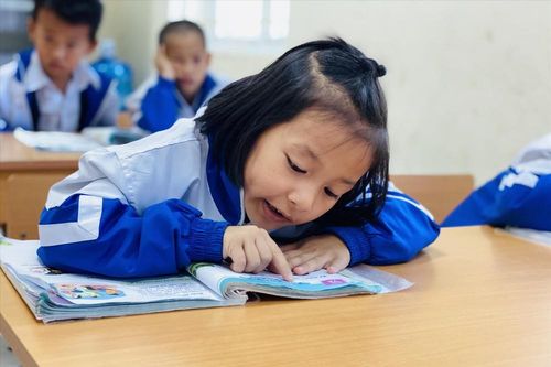 Giáo viên vùng khó nỗ lực thực hiện chương trình, SGK mới