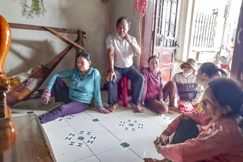 Cứu được 3 ngư dân trên tàu cá Bình Định bị chìm trên đường chạy bão