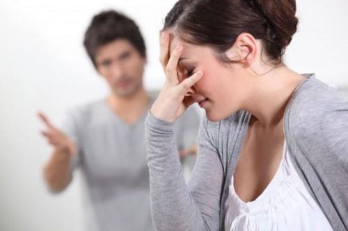 Hôn nhân đẫm nước mắt của gái trẻ đền ơn ân nhân bằng đám cưới