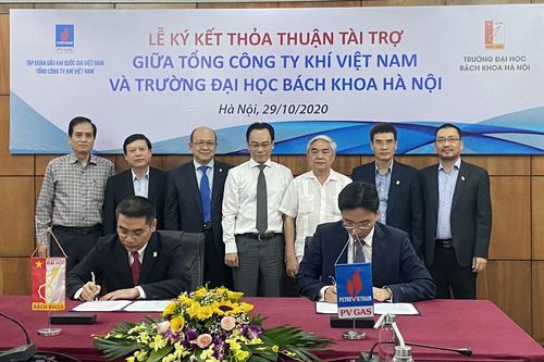 PV GAS tài trợ 5,33 tỷ đồng cho Trường Đại học Bách khoa Hà Nội trang bị 2 phòng thí nghiệm và xuất bản sách giáo trình