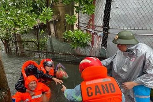 Nghệ An ngập lụt diện rộng, TP Vinh 'thất thủ'